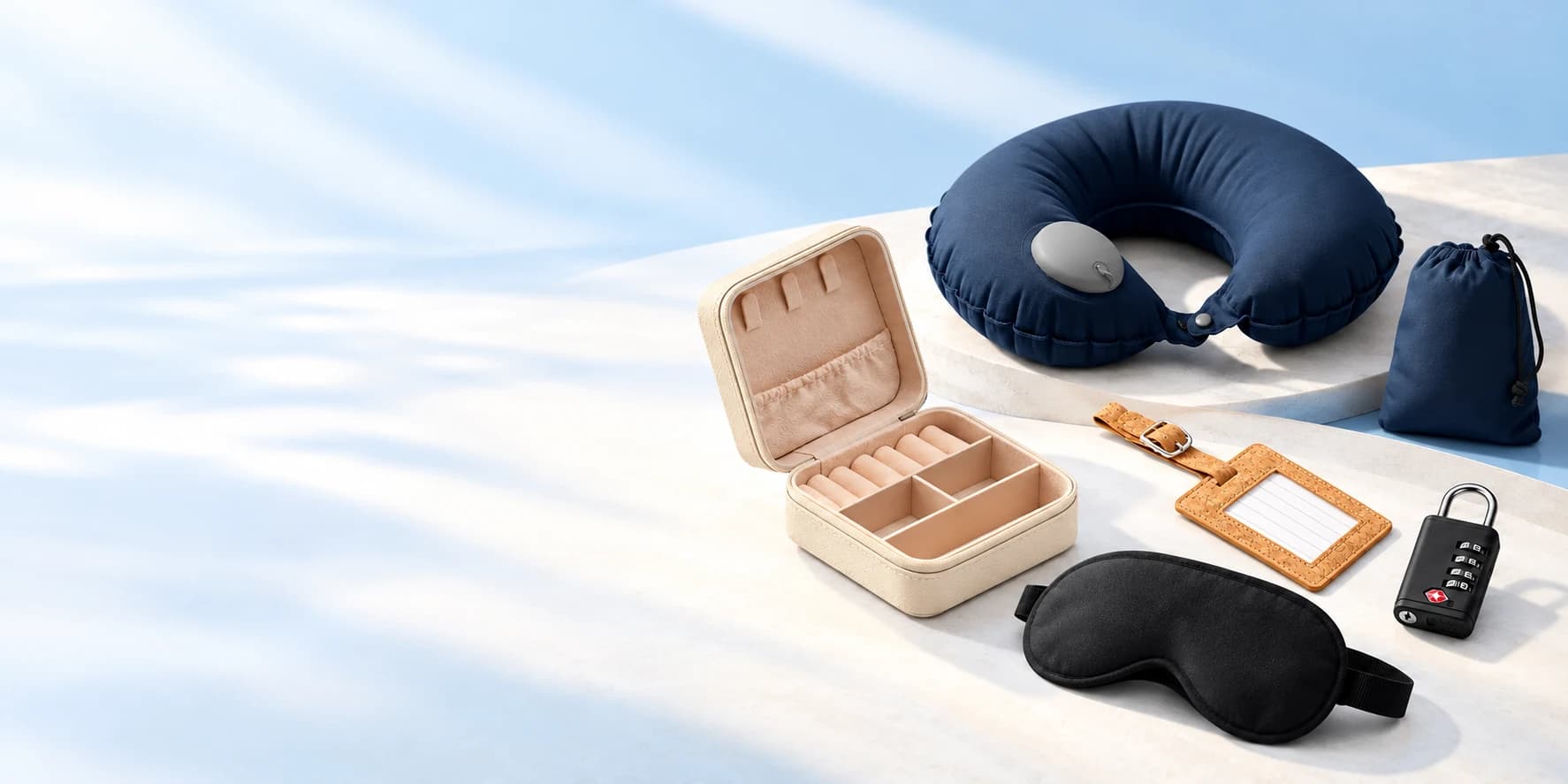 Accessoires de voyage publicitaires personnalisés avec organiseur, coussin, étiquette bagage et cadenas